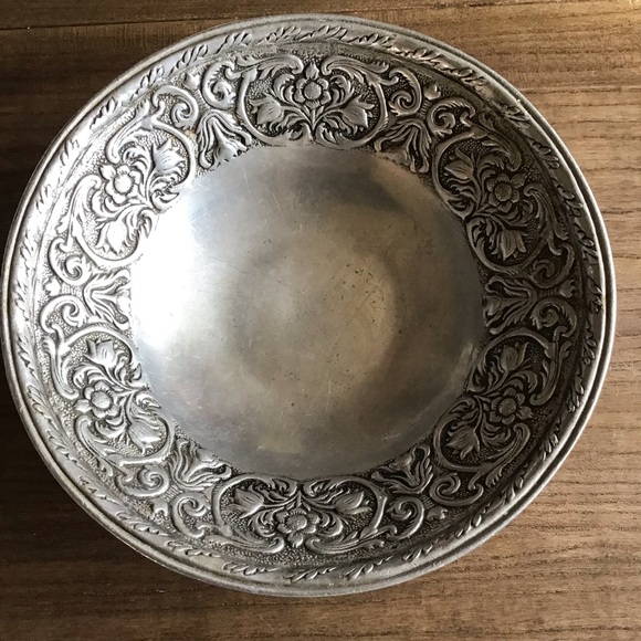 FINAL SALE Wilton Armetale William & Mary Salad, Fruit Bowl - Picture 1 of 4